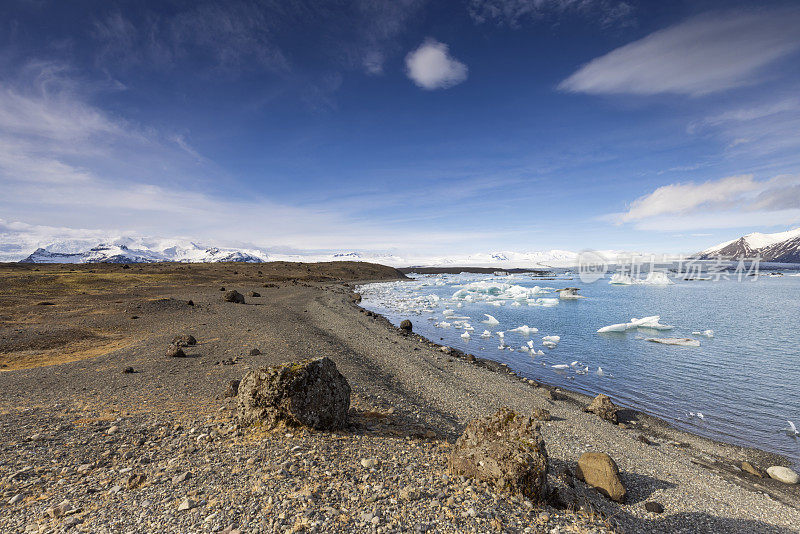 icebergs floating on the glacier lagoon from the Vatnajokull Glacier at Vatnajökull National Park